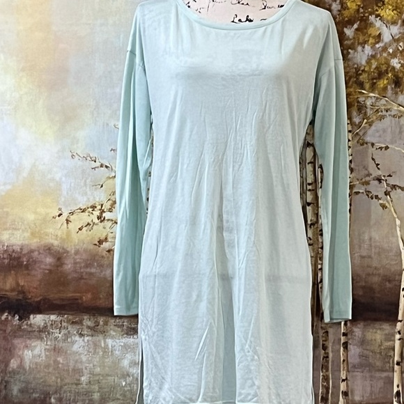 EUC VICTORIA’S SECRETComfy Oversized Nightgown - Picture 3 of 8